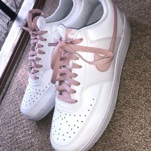 Pink Air Force (court vision Nike )